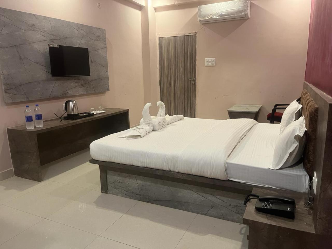 Kashi Inn Varanasi Exteriör bild