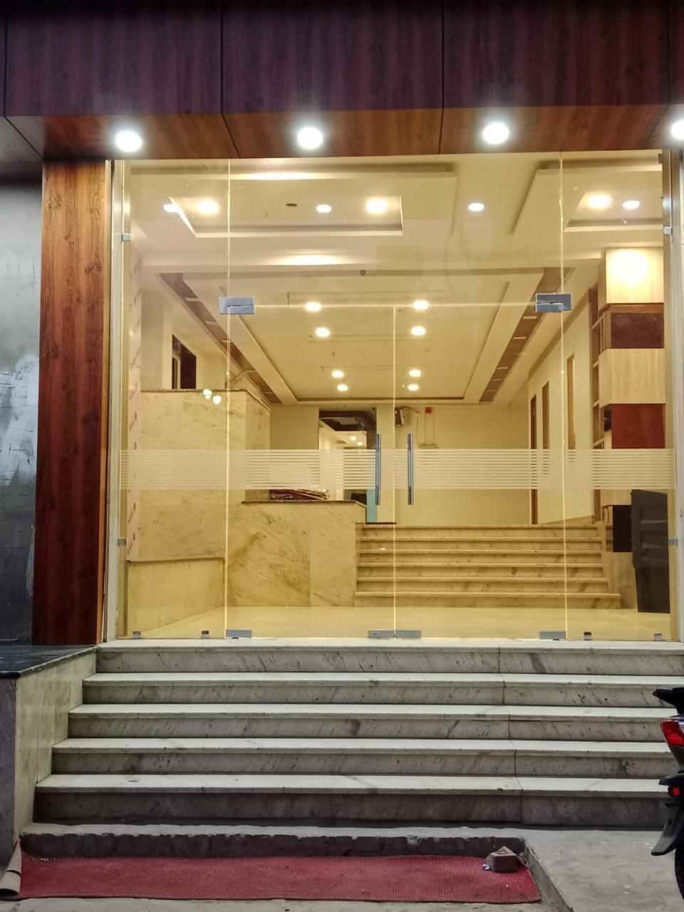 Kashi Inn Varanasi Exteriör bild